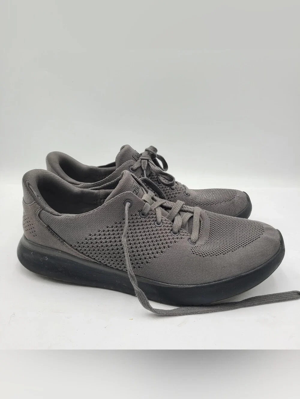 B42 Kizik Lima Mens Size 12 Wide Gray Black Athletic Running Shoe